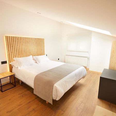 Apartamentos Arumes Do Mar E Montana - مْبيفيرو المظهر الخارجي الصورة