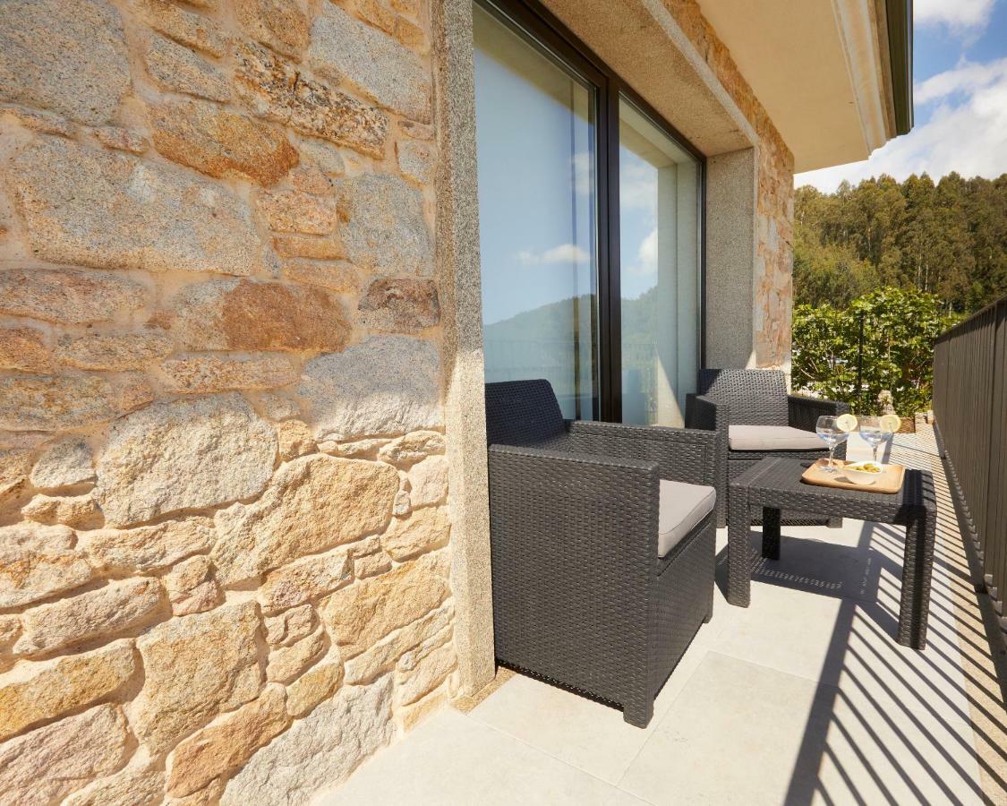 Apartamentos Arumes Do Mar E Montana - مْبيفيرو المظهر الخارجي الصورة