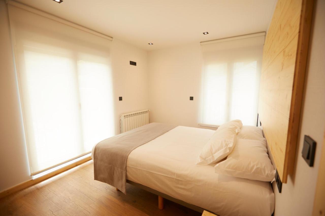 Apartamentos Arumes Do Mar E Montana - مْبيفيرو المظهر الخارجي الصورة